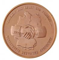 NSZK DN A szabadság napja aranyozott fém emlékérem német nyelvű tanúsítvánnyal (30,5mm) T:1  FRG ND The day of freedom gilded metal commemorative coin with german certificate (30,5mm) C:UNC