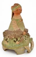 Kiss Roóz Ilona (1920-2010): Leány. Mázas kerámia szobor, jelzett, hibátlan, m: 34 cm