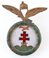 ~1930. "MOVERO? (Magyar Országos Véderő Egylet Repülő Osztálya)" vitorlázórepülős aranyozott, zománcozott Br jelvény (33x39mm) T:2 kis zománchiba, ragasztásnyom / Hungary ~1930. "MOVERO? (Hungarian National Defence Association)" sailplane gilt, enamelled Br badge (33x39mm) C:XF small enamel error, glue mark
