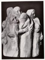 Földes Lenke művészete. Bp., é. n., Hungária. Többek közt Kassák Lajos és Kárpáti Aurél írásával. Ha...