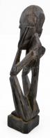 Elmélkedő. Afrikai faragott fa szobor. Kis kopással 50 cm
