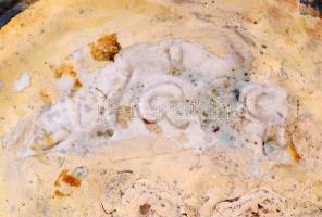 Nagyméretű retró mázas kerámia váza, olvashatatlan jelzéssel (Szilágyi?), apró kopásokkal, m: 52 cm