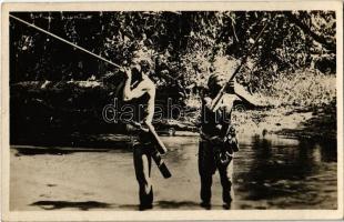 Dél-amerikai indián vadászok fúvócsővel / Sout-American Indian folklore, hunters with blow pipe. photo