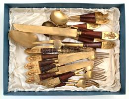 Ganésa isten alakjával díszített réz és fa evőeszközkészlet saját dobozában