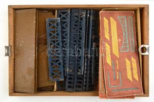 cca 1910 Az ügyes építőmester fém és kő építőjáték leírással nagyon sok darabból, fa ládában 39x26 c...