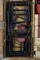 cca 1910 Az ügyes építőmester fém és kő építőjáték leírással nagyon sok darabból, fa ládában 39x26 c...