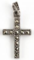 Ezüst (Ag) strasszokkal díszített kereszt alakú medál, jelzett,2x1,2 cm, bruttó: 1,2 gr