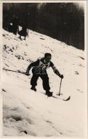 1933 Inge Lantschner. Abfahrtslauf von Pfriemesköpfl / Inge Wesin-Lantschner Austrian alpine ski world champion. photo