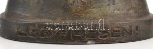 Fehér József (1909-1987) - Légy résen - Cserkészköszöntés. Ón kisplasztika. Jelzett. Sérült. A szobo...