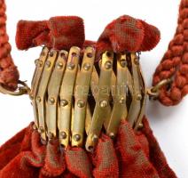 Régi bársony-fém színházi táska, kopásnyomokkal, a szájánál szakadással, 20x15 cm