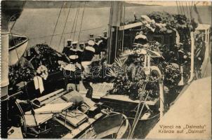Vjenci na Dalmatu / Kränze auf Dalmat. K.u.K. Kriegsmarine / WWI Austro-Hungarian Navy, funeral wreaths from Dalmacia, coffins and mariners on board. J. Nikolac Eigentümer
