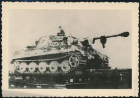 cca 1939-44 1 db II. világháborús fotó német Tigris harckocsival, 7,5x10,5 cm / Photo with german Tiger tank from the second world war