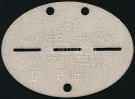 cca 1939-44 1 db II. világháborús német katonai azonosító cédula (dögcédula), 5x7 cm