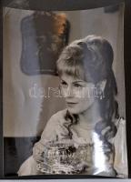 1973 Csinom Palkó c. magyar film fotói, 20 db fotó albumba ragasztva, a fotók egy részénél a ragaszt...