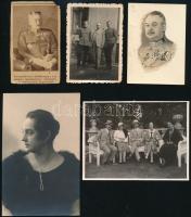 cca 1930-1940 Tövisházy-Ferjentsik Ottokár (1875-1951) vezérezredest ábrázoló portréfotó, és őt valamint a családját ábrázoló további 3 fotó, valamint egy őt ábrázoló újságkivágás, továbbá egy 11 fotót tartalmazó első világháború körüli fotóalbum, benne azonosítatlan szereplőkkel és helyszínekkel, 13x8 cm és 9x6 cm közötti méretben