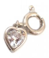 Ezüst(Ag) szív alakú charm, kővel, jelzett, h: 2 cm, bruttó: 1 g