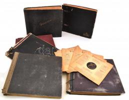 65 db háború előtti gramofon lemez, 4 db kivételével berakóban, 6 berakóban, az egyik berakó kötéstáblája levált, a borítói kopottak.
