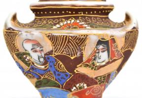 Japán Satsuma kerámia váza. Kézzel festett,jelzett, kopásokkal. 10x10 cm