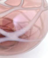 Lila, fújt üvegváza. Anyagában színezett. Hibátlan. m: 16 cm