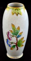 Herendi Viktória porcelán tálka és váza. Kézzel festett, jelzett, kopásokkal. d: 8 cm, m: 9 cm