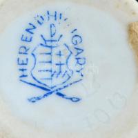 Herendi Viktória porcelán tálka és váza. Kézzel festett, jelzett, kopásokkal. d: 8 cm, m: 9 cm