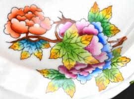 Herendi Viktória mintás gyertyatartó pár. Kézzel festett, jelzett, az egyik gyertya résznél kis repe...