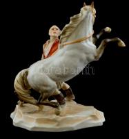 Herendi lovát fékező legény, kézzel festett, jelzett, formaterv: Tóth János, sérült: kantárja hiányo...