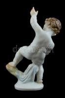 Herendi pisilő kisfiú, kézzel festett, jelzett, formaterv: Nemes György. Hibátlan. m: 18 cm