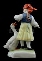 Herendi libát etető lányka. Kézzel festett, jelzett, hibátlan m: 19 cm