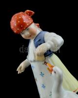 Herendi libát etető lányka. Kézzel festett, jelzett, hibátlan m: 19 cm