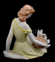 Kispesti Porcelángyár (Drasche) lány galambbal, kézzel festett hibátlan, jelzett, m: 13,5 cm