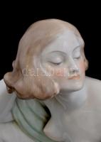 Herendi nagy méretű fésülködő akt. Formaterv: Szilágyi Nagy István. Kézzel festett, jelzett, hibátla...