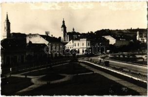 1942 Zilah, Zalau; Fő tér, templomok, Éder Géza üzlete, Gyógyszertár, autóbusz / main square, churches, shops, pharmacy, autobus. photo (felületi sérülés / surface damage)