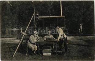 1909 Cs. és kir. vasúti és távirati ezred katonái, tábori távirda állomás / K.u.K. Eisenbahn- und Telegraphen Regiment, Feldtelegrafenstation / Austro-Hungarian Railway and Telegraphy Regiment, field telegraph station