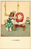 Fogkefe. Egy jó kislány viselt dolgai I. sorozat 1. szám / Toothbrush. Hungarian art postcard s: Kozma Lajos