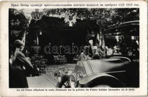 1913 Le roi Pierre attachant la croix dhonneur sur la poitrine du Prince heritier Alexandre / Peter I of Serbia honors Crown prince Alexander I of Yugoslavia, automobile (Balkan Wars )