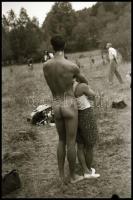 cca 1976 Piroska kis kalandja az erdőben a farkassal, szolidan erotikus felvételek, 25 db vintage NE...