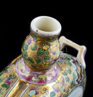 Fischer dísz kulacs magyaros motívumokkal. Kézzel festett, aranyozott, jelzett, hajszálrepedéssel M ...