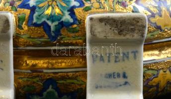 Fischer dísz kulacs magyaros motívumokkal. Kézzel festett, aranyozott, jelzett, hajszálrepedéssel M ...