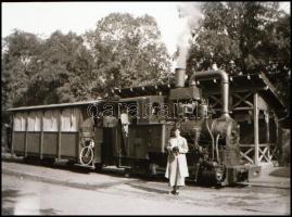 cca 1927 Kisvasút, mozdony és szerelvény, 2 db vintage negatív + 2 db vintage fotó (a papírképek és ...