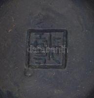 Kínai bronz edény fülekkel. Jelzett / Chinese bronze dish marked. d: 12 cm