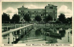1938 Balatonőszöd, Kereskedelmi Minisztérium Tisztviselői Jóléti Egyesülete üdülőháza, JUTKA evezős csónak a stégnél (EK)
