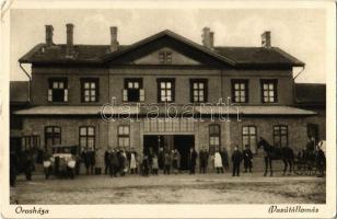 Orosháza, vasútállomás, automobil / Bahnhof / railway station (EK)