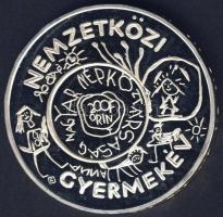 1979. 200Ft Ag "Gyermekév" T:PP