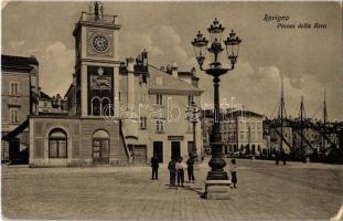 Rovinj, Rovigno; Piazza della Riva, Salone e Barbiere / square with clock tower, hairdresser and barber salon shop / kikötői tér az óratoronnyal, fodrász és borbély (EK)