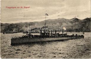 1914 Flaggengala am 18. August. SM Torpedofahrzeug HUSZAR II (Zerstörer) / Austro-Hungarian Navy, K....