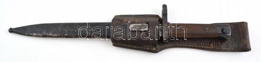 M95 legénységi célzútüskés bajonett FGGY jelzéssel a pengén és a tokon. Kompletten, papuccsal, szép ...