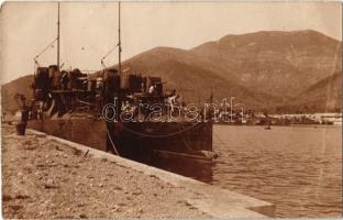 1915 Bay of Kotor, Bocche di Cattaro; Osztrák-magyar haditengerészet torpedónaszádjai / K.u.K. Kriegsmarine SM Torpedoboote / Austro-Hungarian Navy torpedo boats. photo + K.u.K. Kriegsmarine S.M.S. Monarch (EK)
