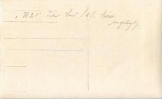 U-21 osztrák-magyar tengeralattjáró az SMS Gäa/Gaea (ex SS Fürst Bismarck) torpedó anyahajó mellett ...