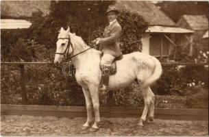 1927 Zsófiamajor, lovas nyeregben. photo (fl)